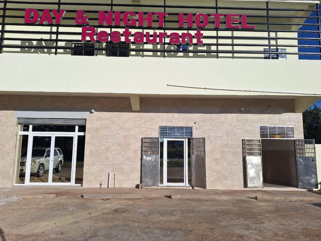 Day And Night Hotel Belmopan Extérieur photo